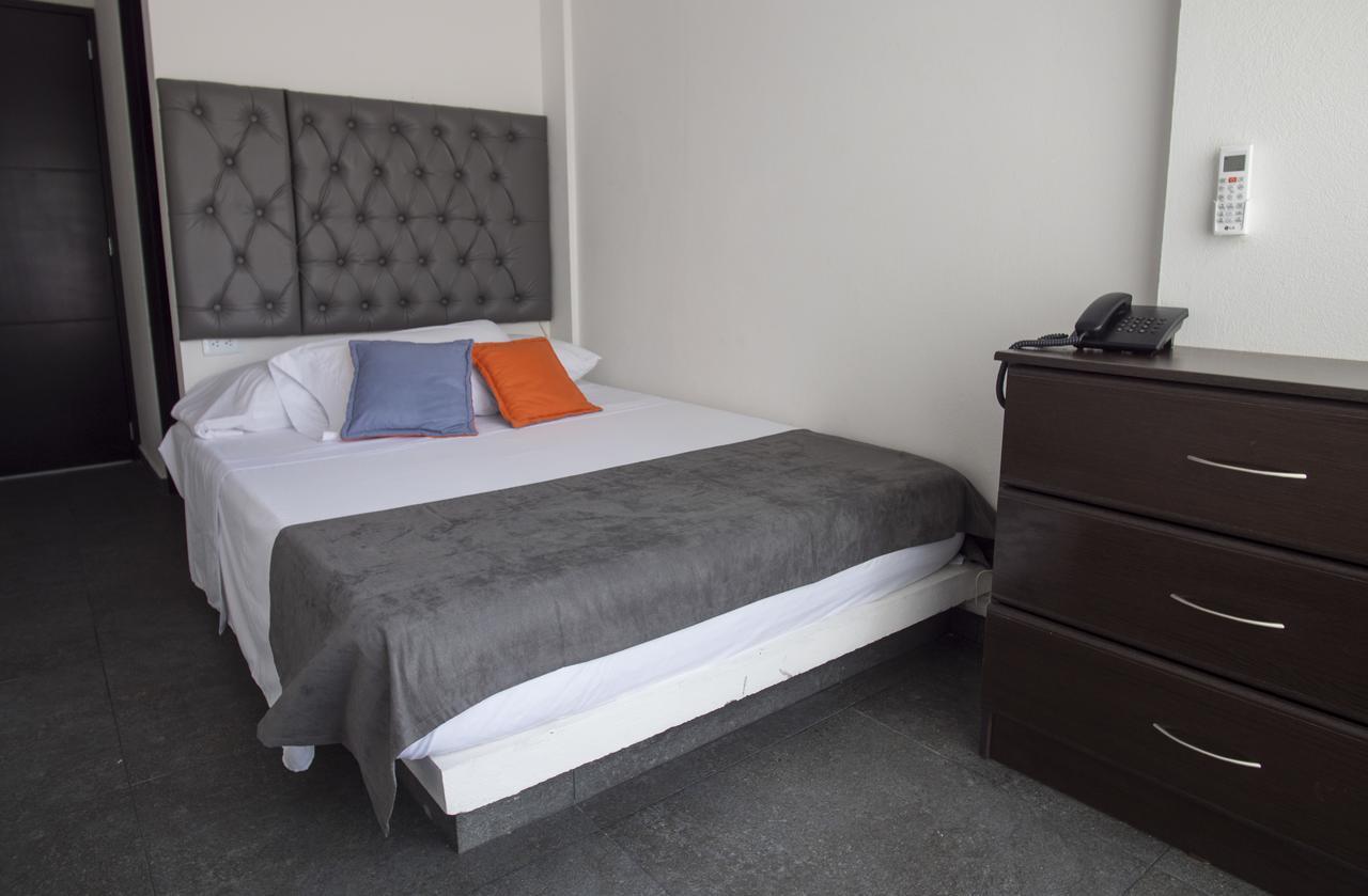 Hotel Grand H&R Вилета Екстериор снимка