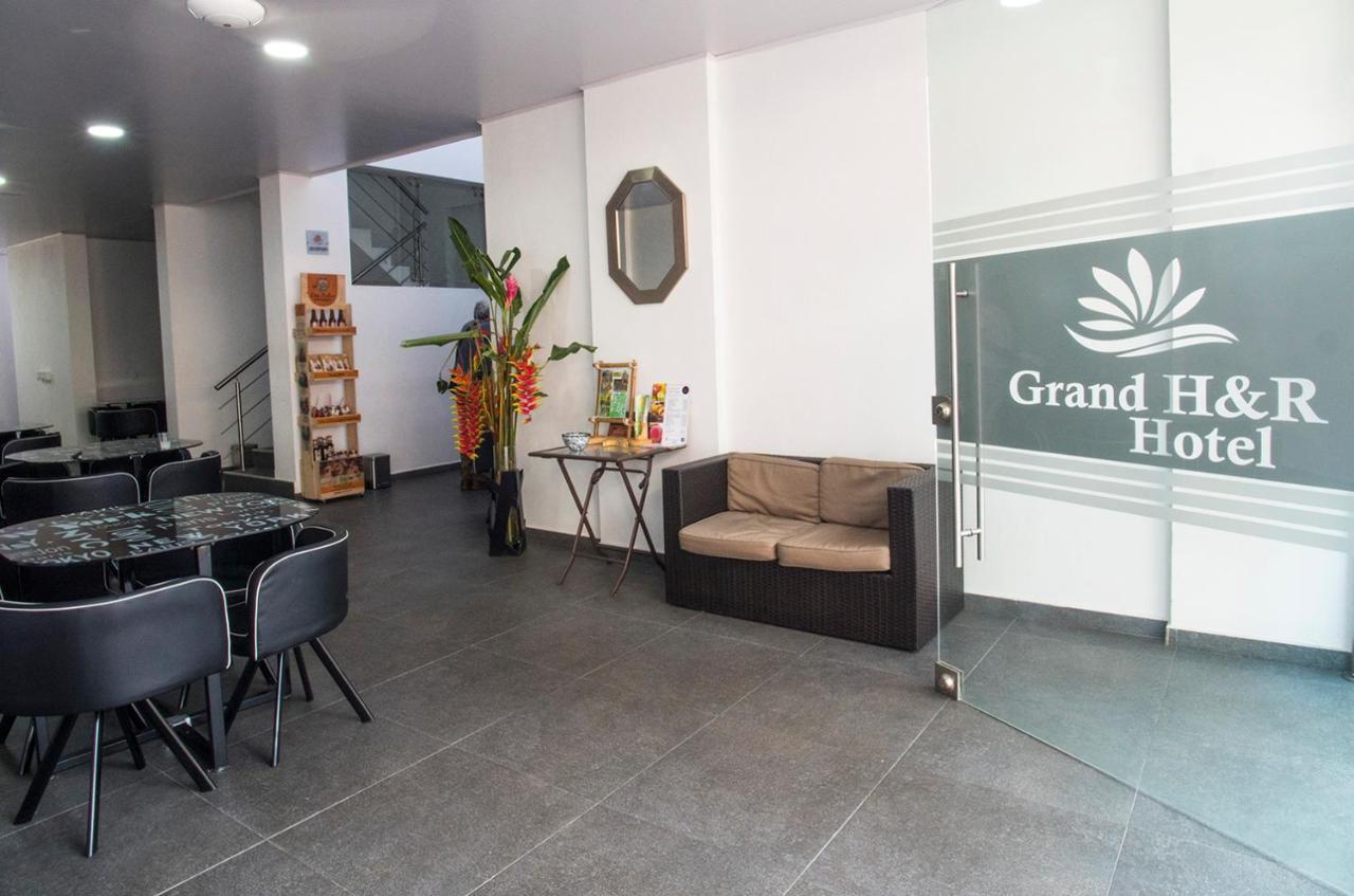 Hotel Grand H&R Вилета Екстериор снимка